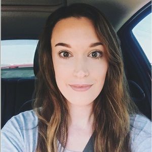 Meet your Posher, Claire